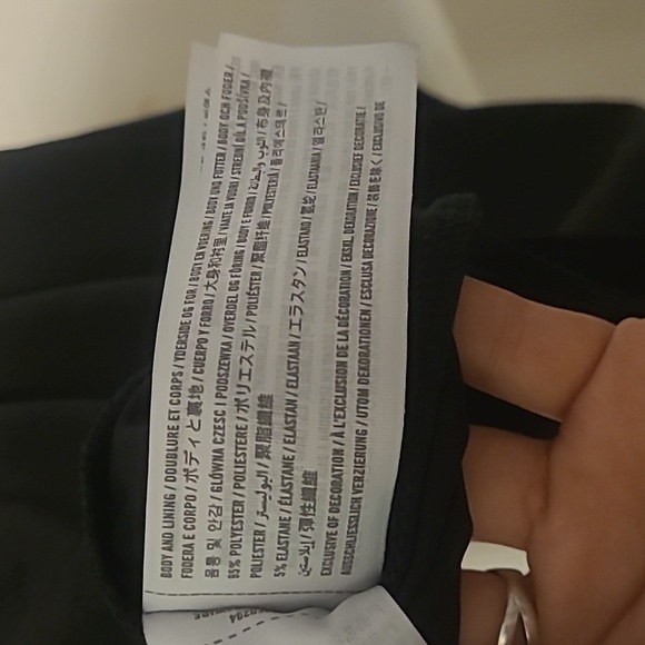 NWOT Abercrombie & Fitch Black Women's Bodysuit With Cut Out - Picture 7 of 7